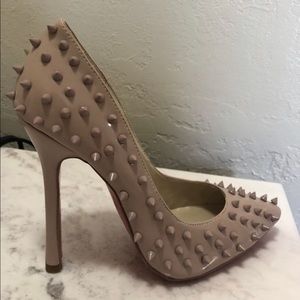 (DS) Size 7 Christian Louboutin